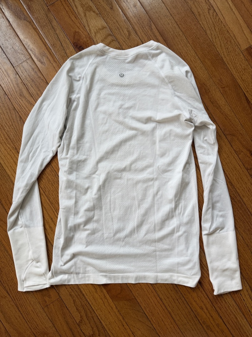 Lululemon Long-Sleeve Crew Neck Shirt - Picture 6 of 6